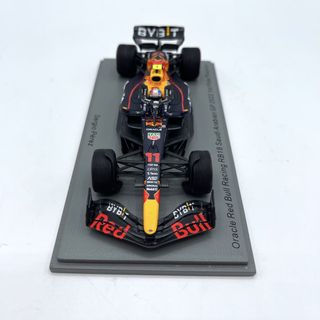 Red Bull RB18 Sergio Perez Spark 1:43 Minichamps