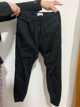 Pantalón largo Pull&Bear negro talla XS