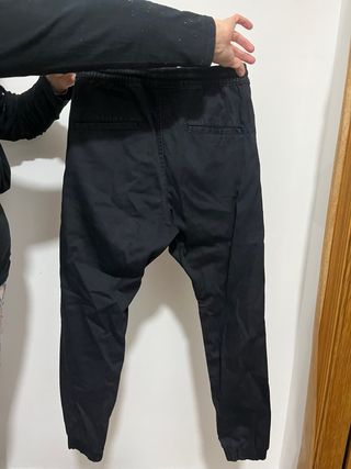 Pantalón largo Pull&Bear negro talla XS