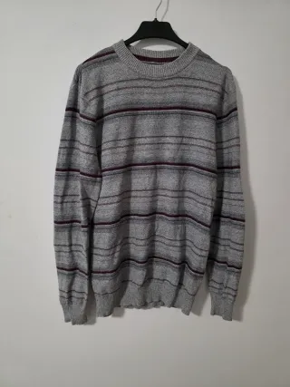 Jersey de rayas gris y rojo