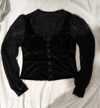 Blusa Terciopelo y Encaje Negra