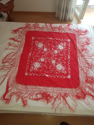 Chal rojo 100 x 110 cm