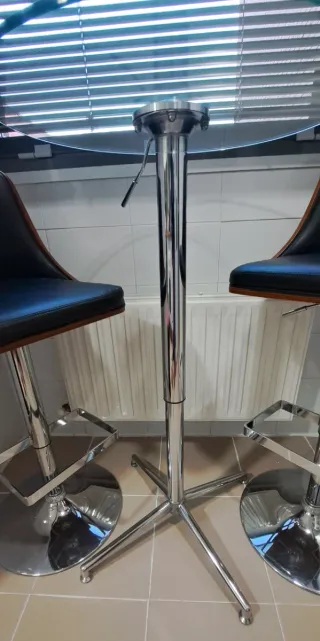 Conjunto de mesa alta redonda y 2 taburetes