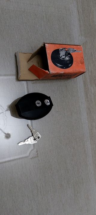 Tapón depósito gasolina con cierre