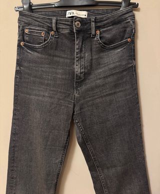 Jeans cropped negro ‘Zara’