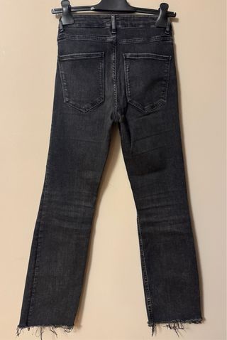 Jeans cropped negro ‘Zara’