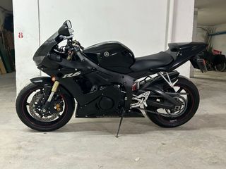 Yamaha R6 2005 Negra