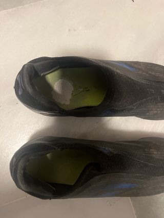 Botas de fútbol Adidas sin cordones