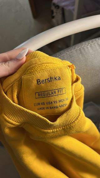 Sudadera amarilla hombre Bershka