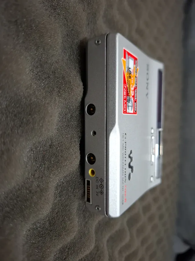 Sony Net MD Walkman MZ-N1