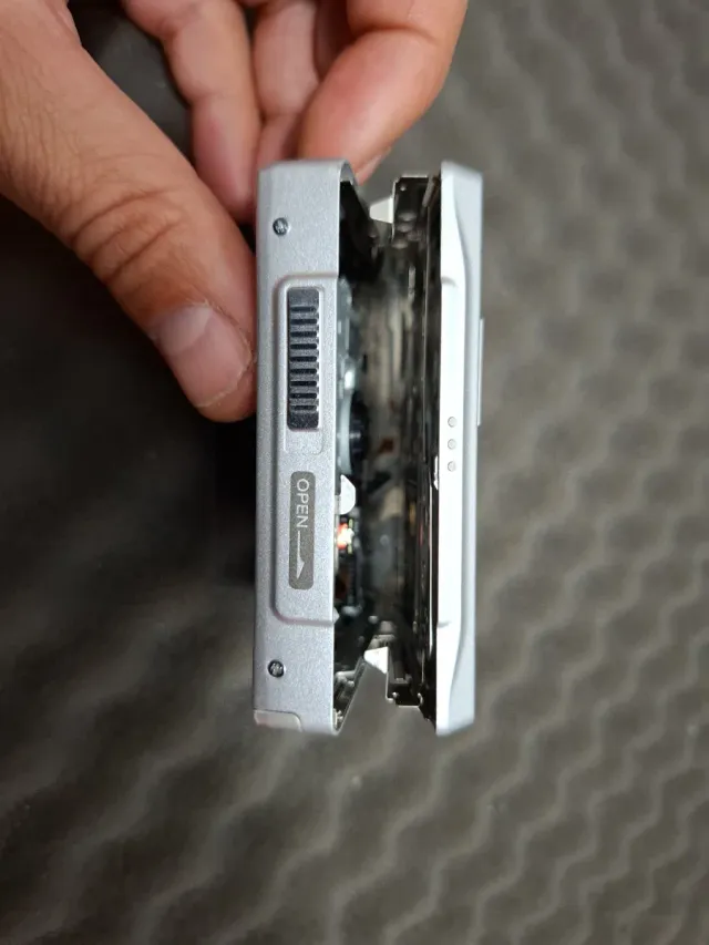 Sony Net MD Walkman MZ-N1