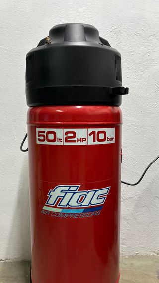 Compresor Fiac Vertical 50L 2HP 10 Bar