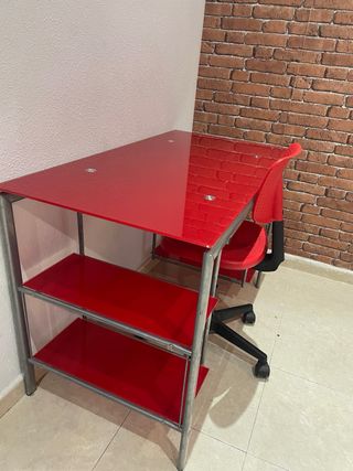 Escritorio Cristal Rojo + Silla