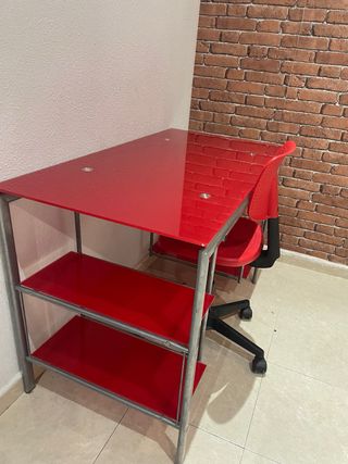 Escritorio Cristal Rojo + Silla