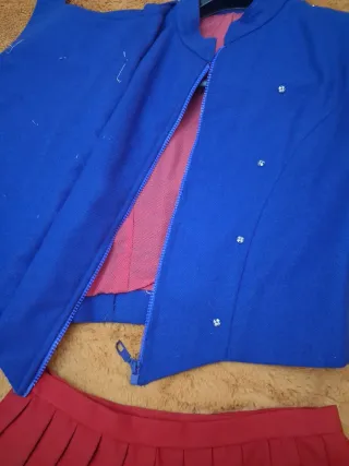 Conjunto chaqueta y falda