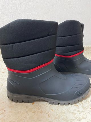 Botas de nieve Quechua negras y rojas