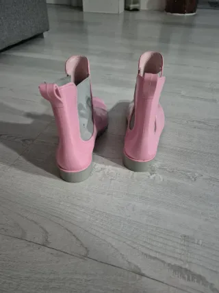 Botas de agua rosas y grises