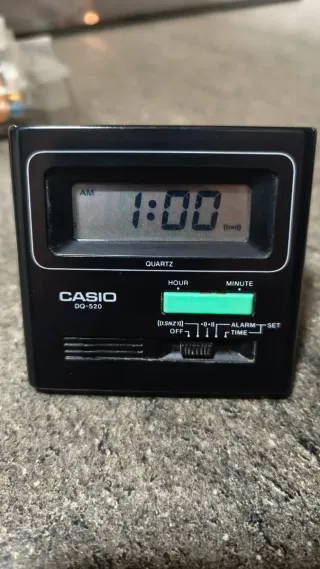 Casio DQ-520 Reloj Despertador Digital