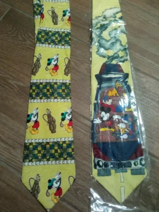 Lote 2 corbatas Disney Mickey Mouse golf