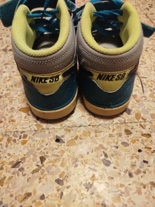 Zapatillas Nike SB Mid Top
