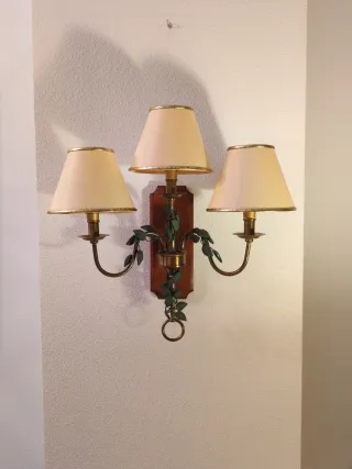 Aplique de pared 3 brazos dorado y verde
