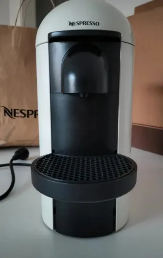 Cafetera Nespresso Vertuo Blanca