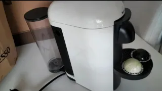 Cafetera Nespresso Vertuo Blanca