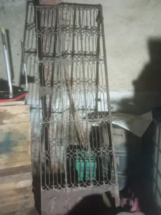 Puerta Antigua Hierro Forjado