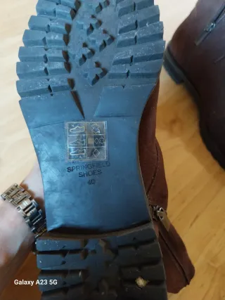 Botines de ante marrón oscuro