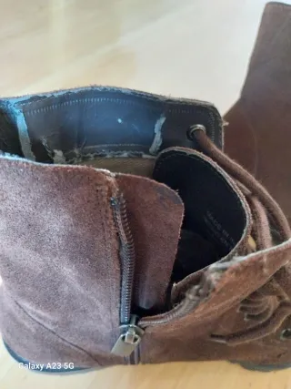 Botines de ante marrón oscuro