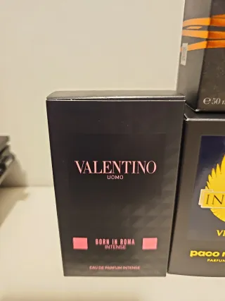 Cajas vacías de perfumes de lujo