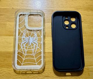 2 custodie iPhone 15 Pro Spiderman