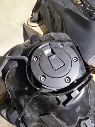 Tapa Gasolina Eléctrica TMAX tech 560 2022/2025