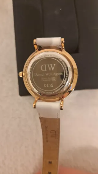 Reloj Daniel Wellington Blanco y Dorado