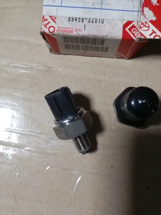 Sensor Presión Combustible Toyota Avensis 97-02