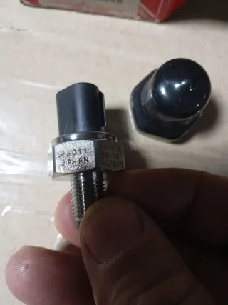 Sensor Presión Combustible Toyota Avensis 97-02