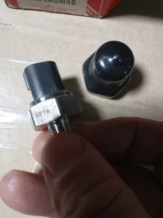 Sensor Presión Combustible Toyota Avensis 97-02
