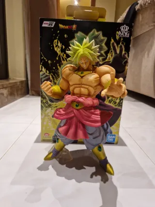 Figura Broly King Klustar con caja Dragon Ball