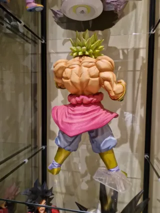 Figura Broly King Klustar con caja Dragon Ball