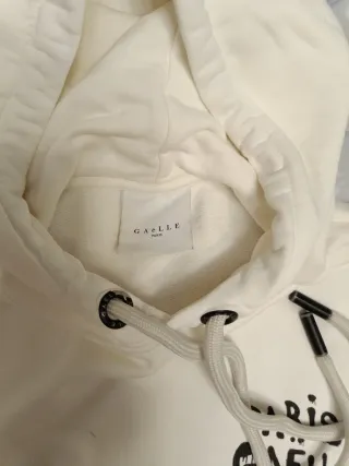 Sudadera blanco crema con capucha, usada buen esta