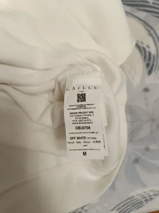 Sudadera blanco crema con capucha, usada buen esta