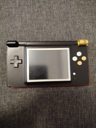 Nintendo DS Macro - Negra/Dorada