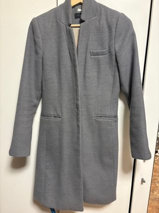 Abrigo gris elegante
