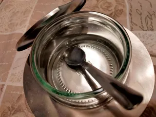 Formaggera in vetro e metallo