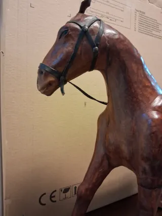 Caballo de piel cuero