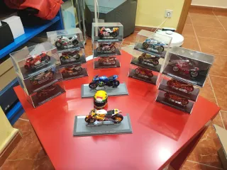 Lote 17 Motos Escala 1:43