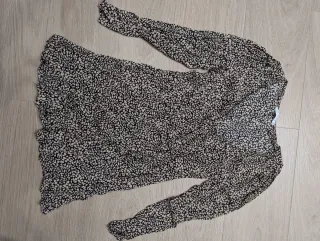 Vestido corto estampado manga larga