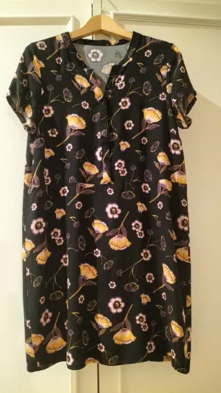 Vestido negro estampado flores