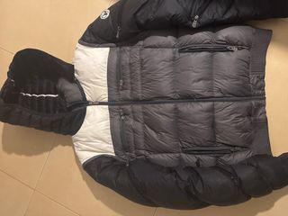 Anorak Jott Negro y Gris Se puede sacar las mangas