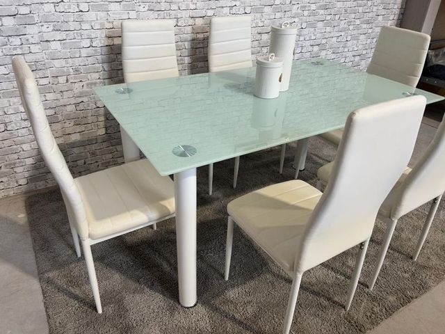Mesa Cristal 140cm + 6 Sillas Polipiel